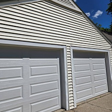 Soft-Washing-Excellence-House-and-Garage-Cleaning-in-Lansing-Michigan 1